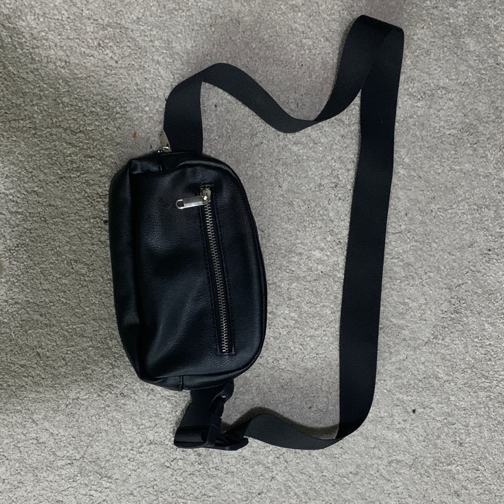 Target Black Belt Bag with Silver Accents